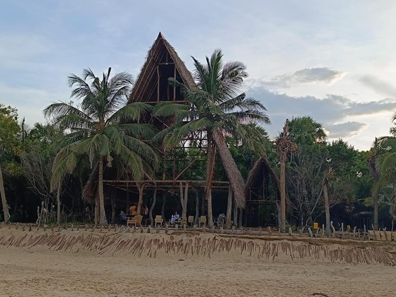 Light House Beach Hut Komari Dış mekan fotoğraf