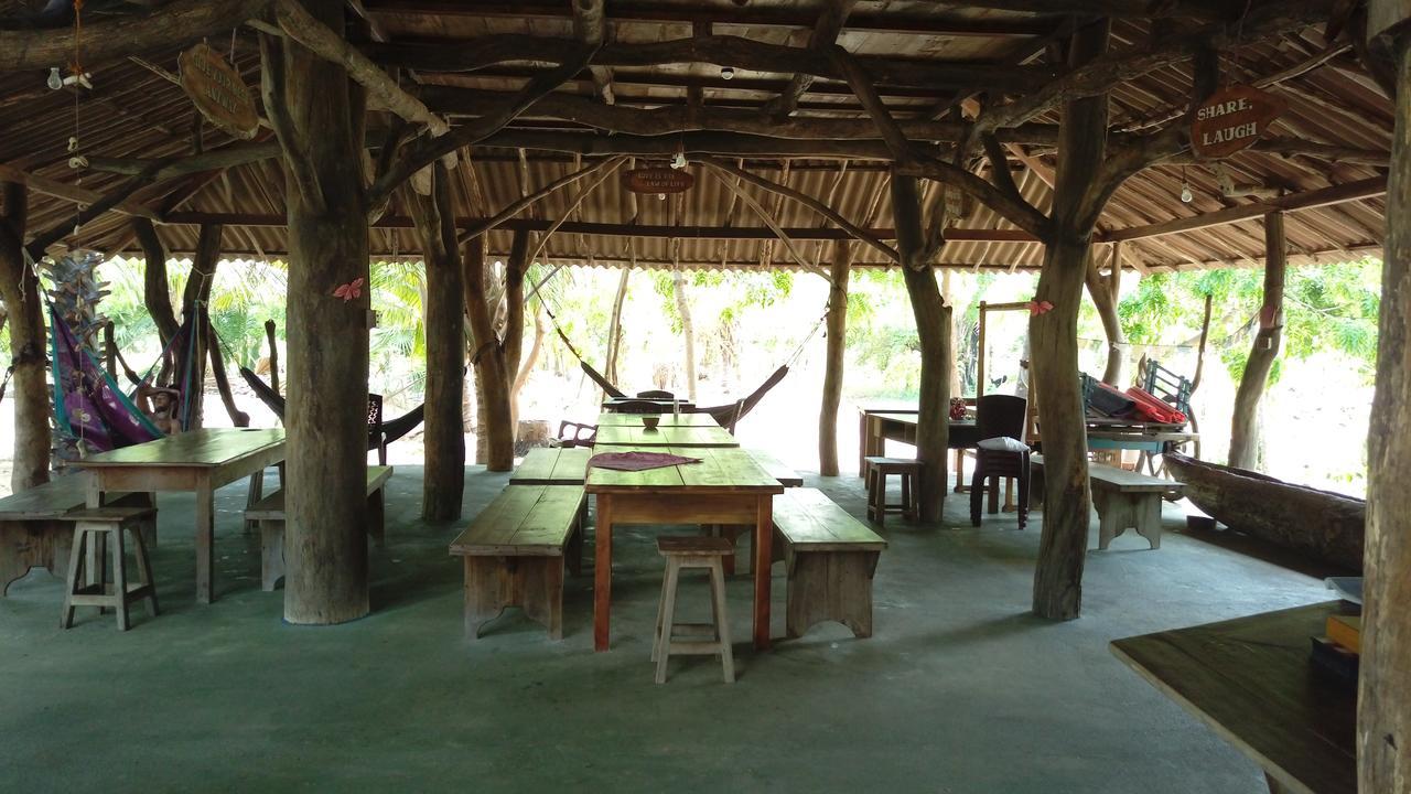 Light House Beach Hut Komari Dış mekan fotoğraf