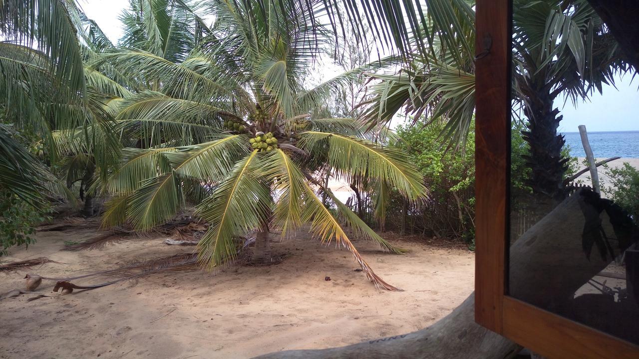 Light House Beach Hut Komari Dış mekan fotoğraf